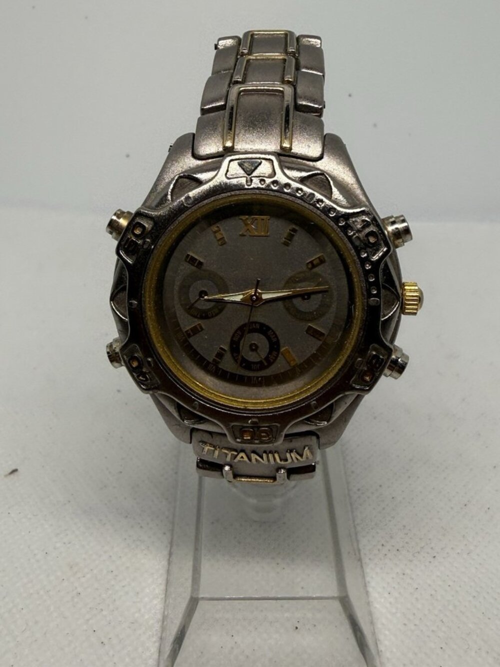 Universal Titanium Mens Two-Tone Chronograph Watch Grey Dial Gold Steel